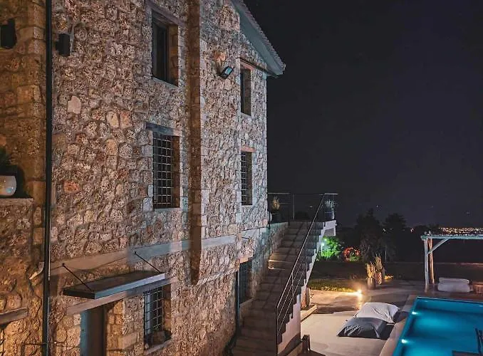 Three Dots Boutique Suites
