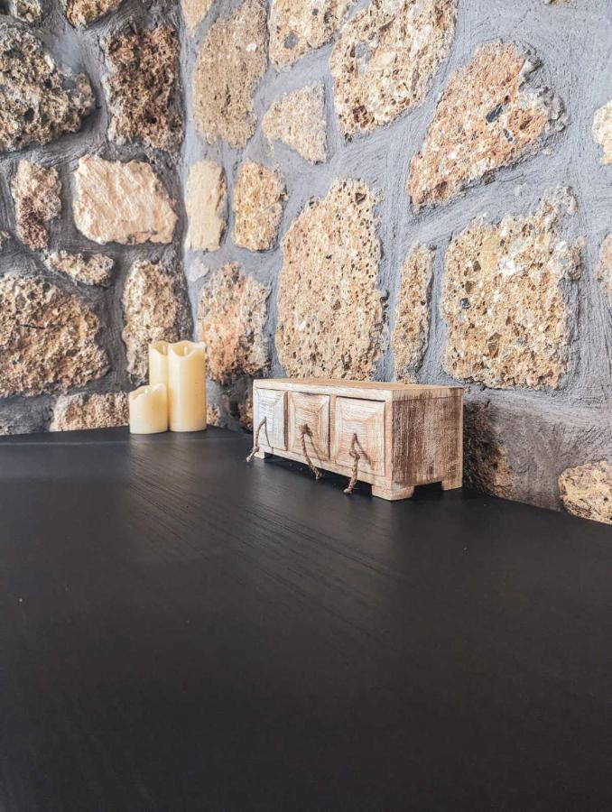 Three Dots Boutique Souli